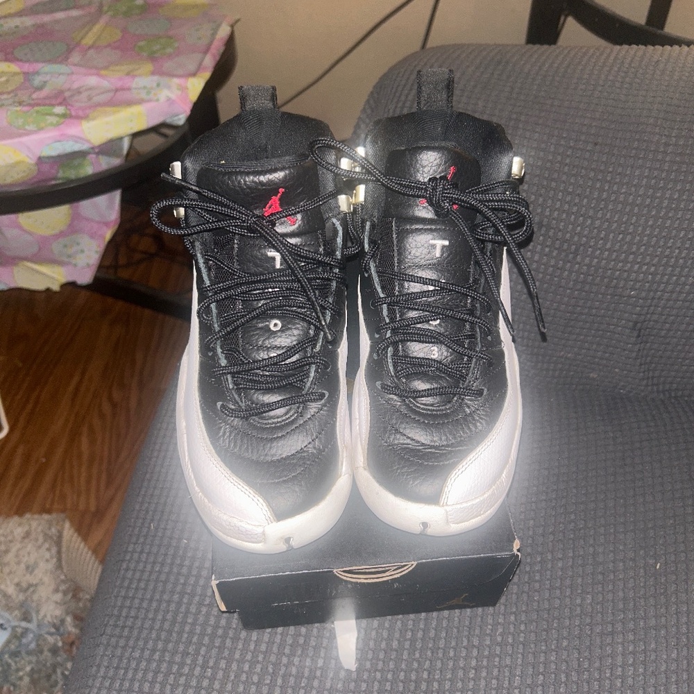 Boys shoes